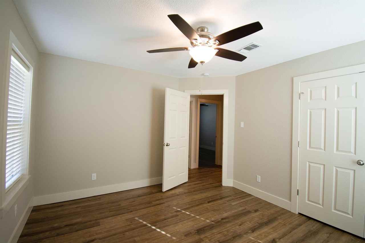 813 W Mansfield St - Photo 4 of 19