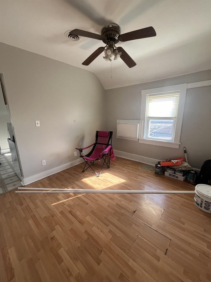 4524 Magoun Ave - Photo 3 of 7