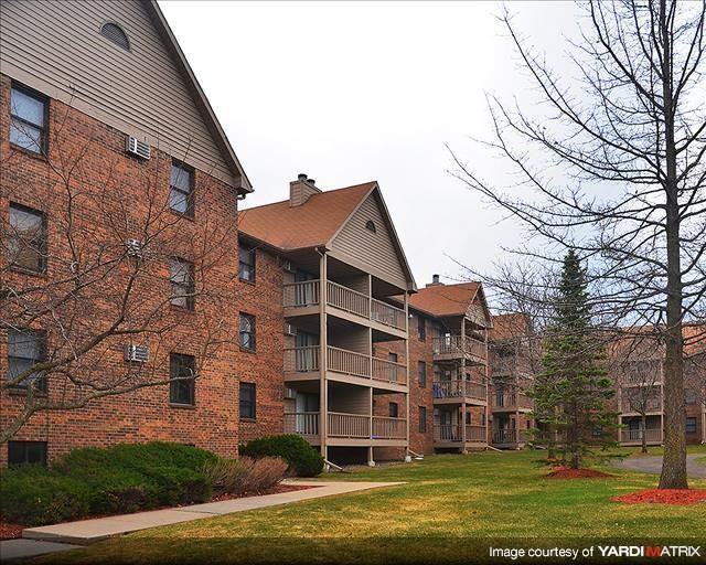 Plymouth Square at 37th - Photo 3 of 4