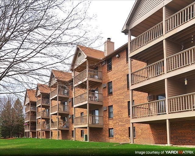 Plymouth Square at 37th - Photo 2 of 4