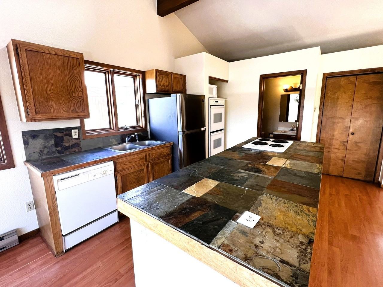 30679 Hilltop Dr #B - Photo 3 of 16