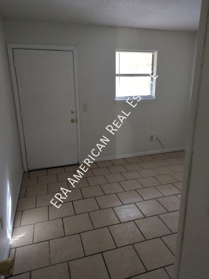 68 Twin Trees Dr Apt A - Photo 6 of 8