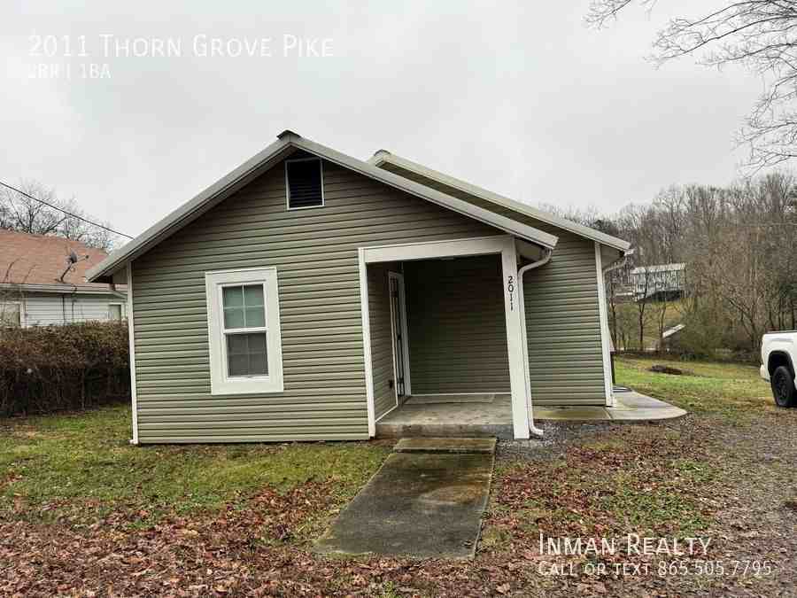 2011 Thorn Grove Pike - Photo 2 of 26