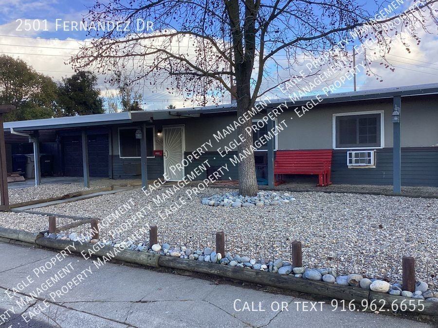 2501 Fernandez Dr - Photo 3 of 16