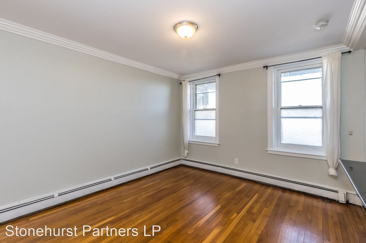 419-423 S 45th Street - Photo 3 of 13