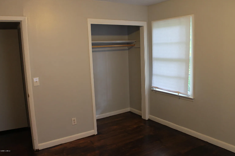 88 Thomas Ave - Photo 3 of 18