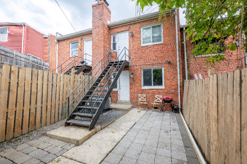 2218 15th St Ne - Photo 2 of 10