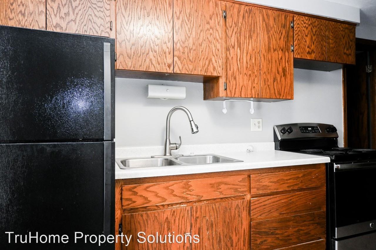 619 4th Ave. S - Photo 2 of 8