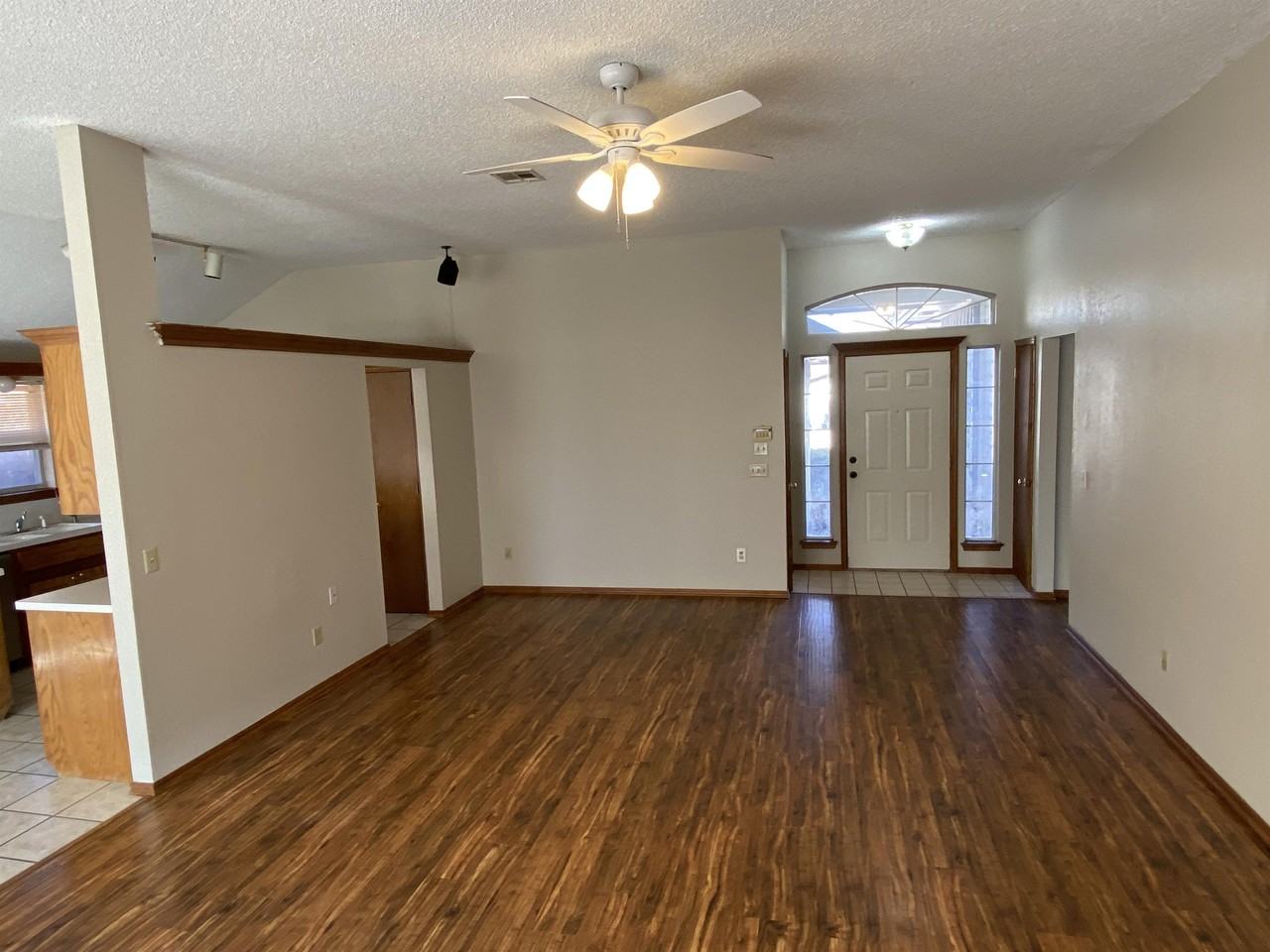 13101 Maple Leaf Dr #1 - Photo 5 of 26