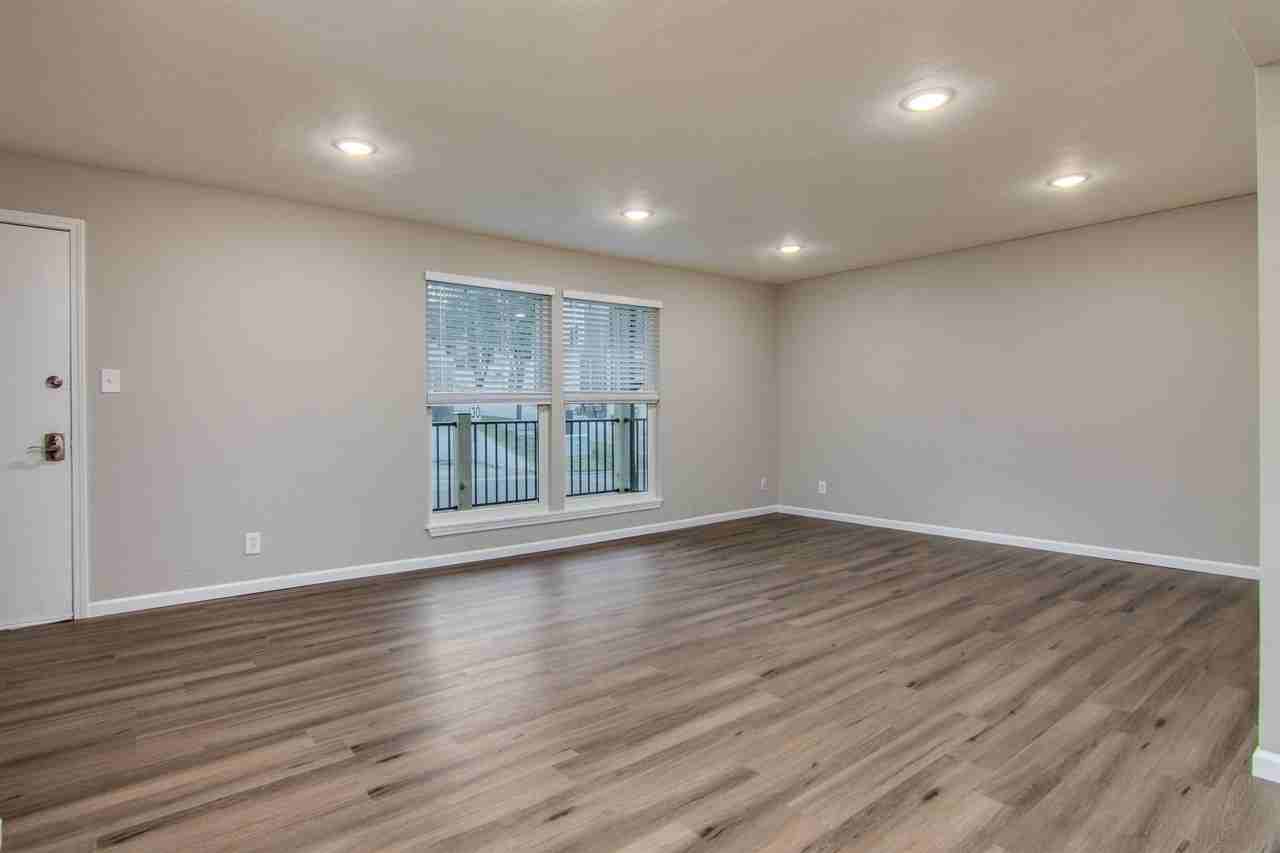 Jayhawk Apartments - Photo 3 of 37