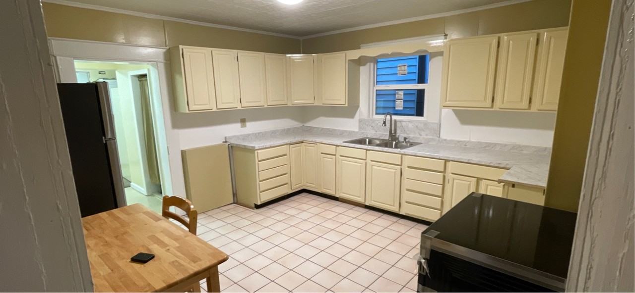 1605 Church Ave Se #1 - Photo 6 of 17