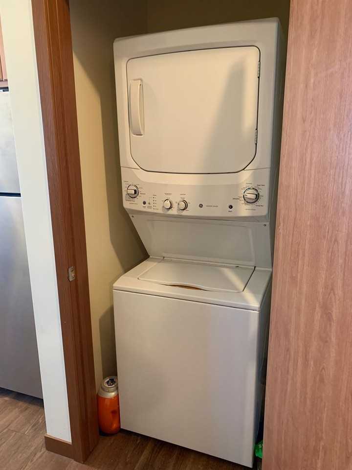 3061 Pleasant St - Photo 4 of 9