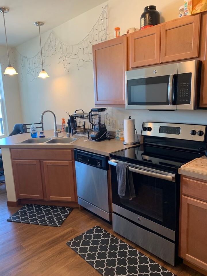 3061 Pleasant St - Photo 6 of 9