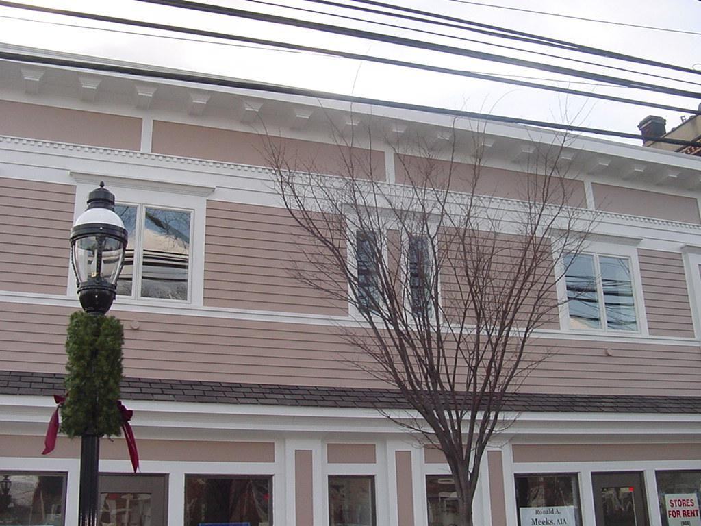 304 Centennial Ave - Photo 2 of 9