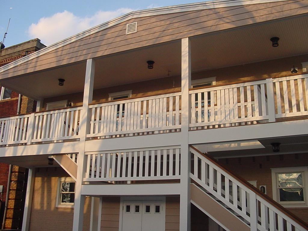 304 Centennial Ave - Photo 3 of 9