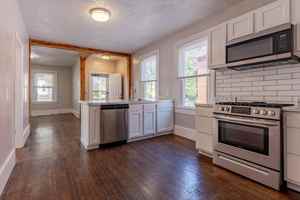 featured image of 5515 Bridge Ave