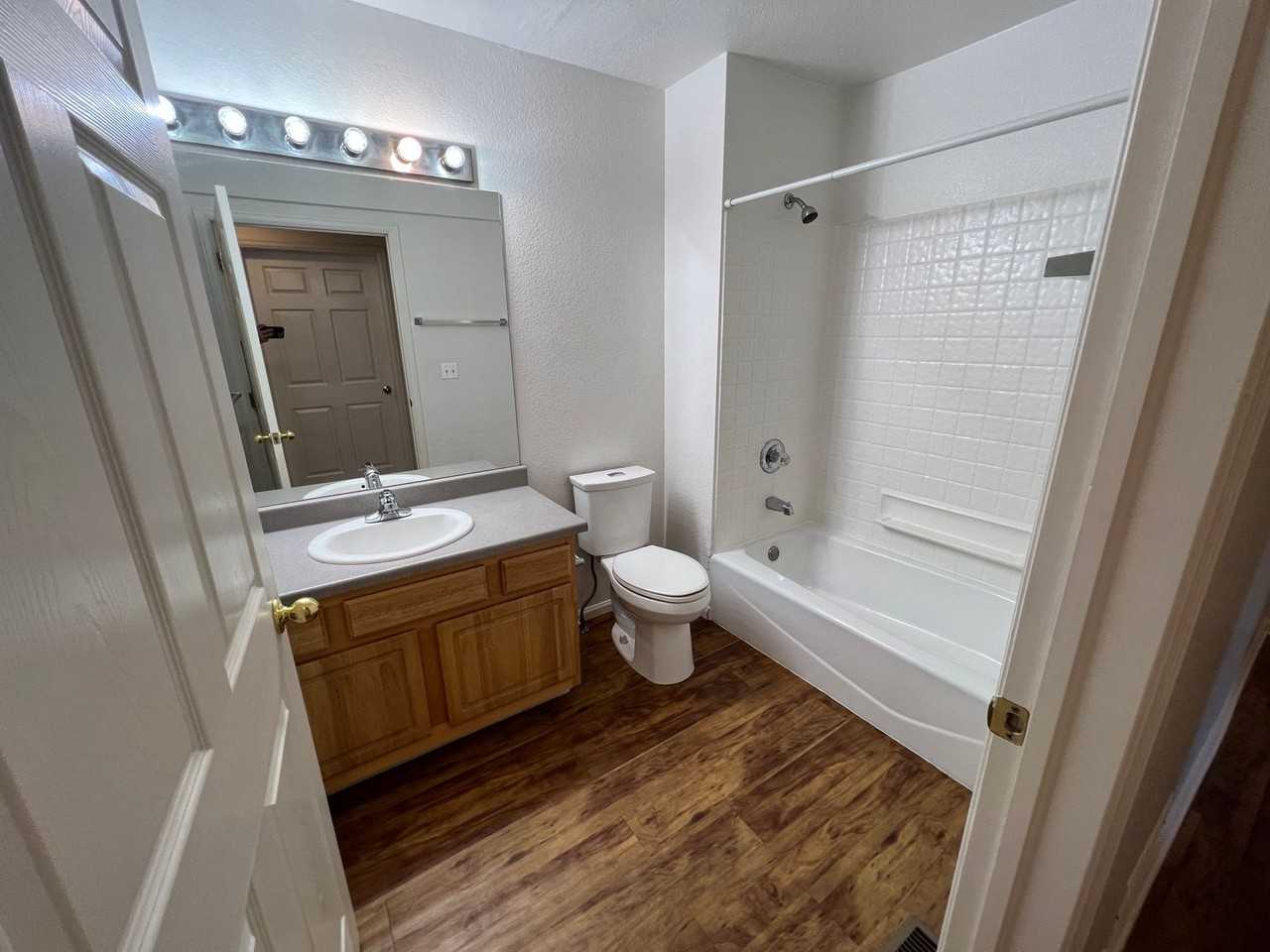 825 30th St. - Photo 3 of 19