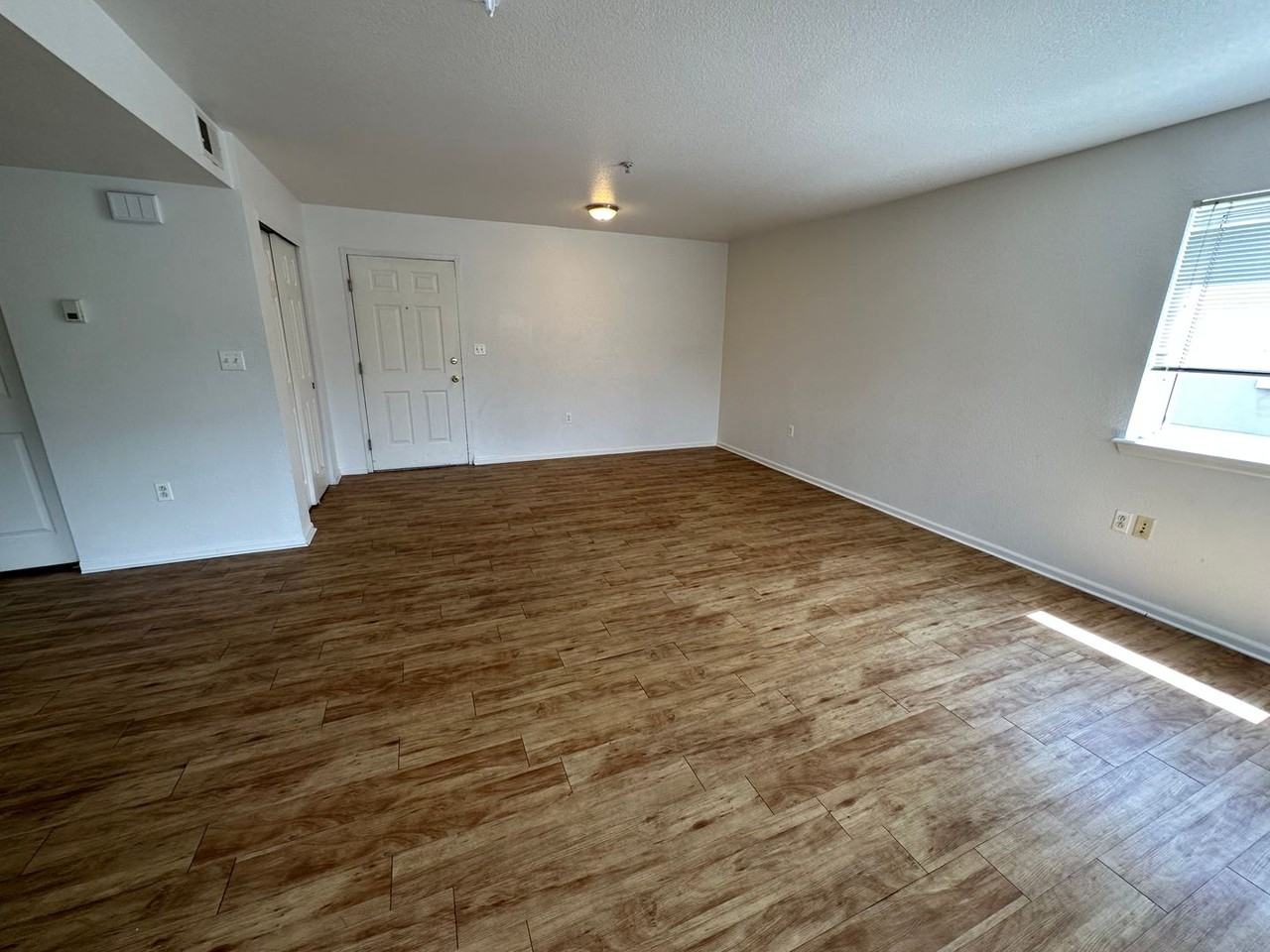 845 30th St. - Photo 5 of 19