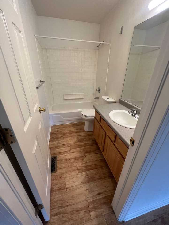 845 30th St. - Photo 6 of 20