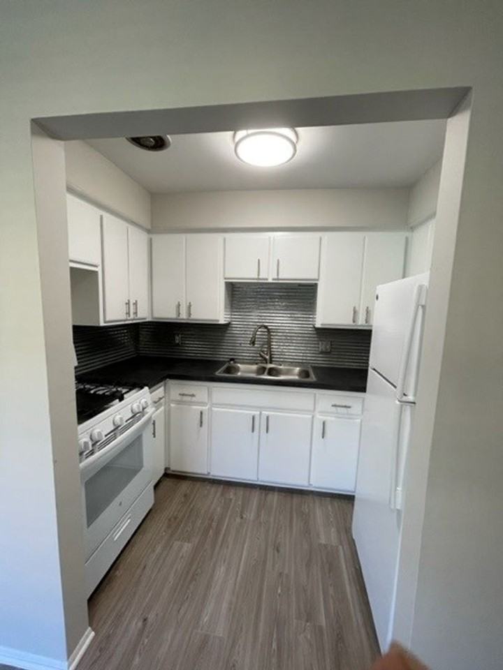 Kensington Place Apartments - Photo 2 of 15