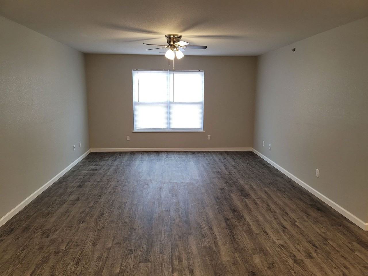 Creekside Apartments - Photo 5 of 50