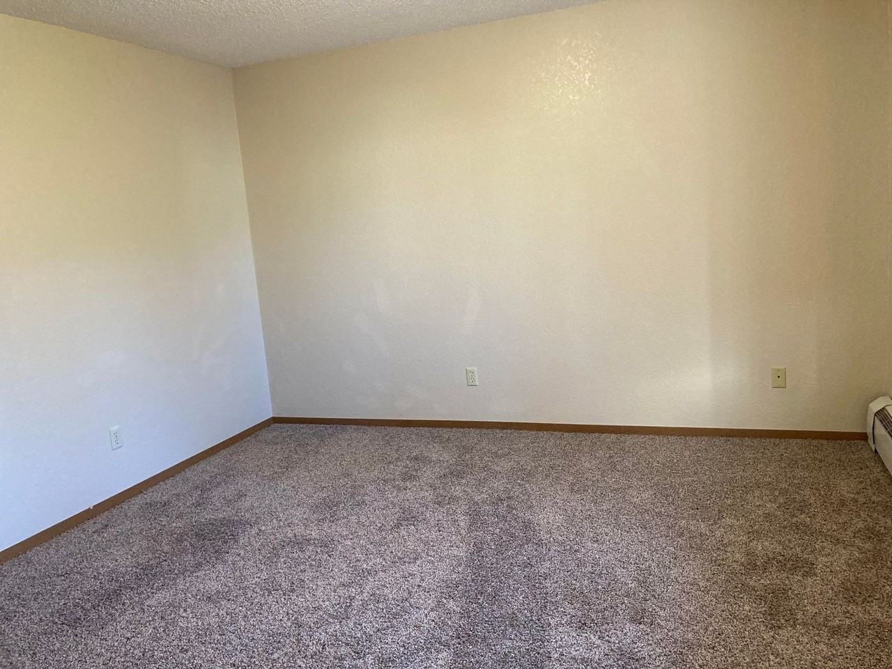 Capitol Apartments - Photo 4 of 33