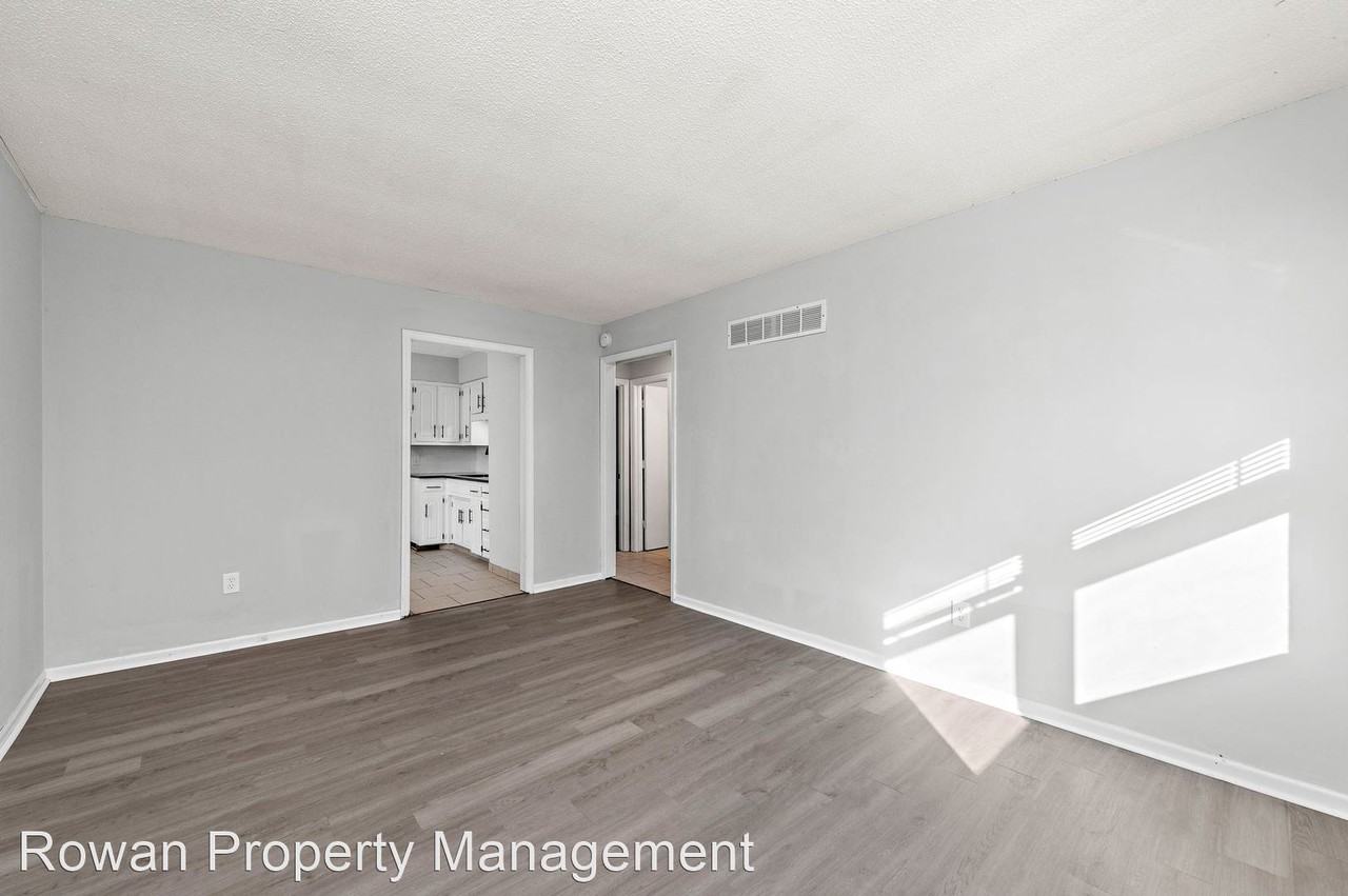 204 S. Sugar Creek Blvd. - Photo 2 of 18