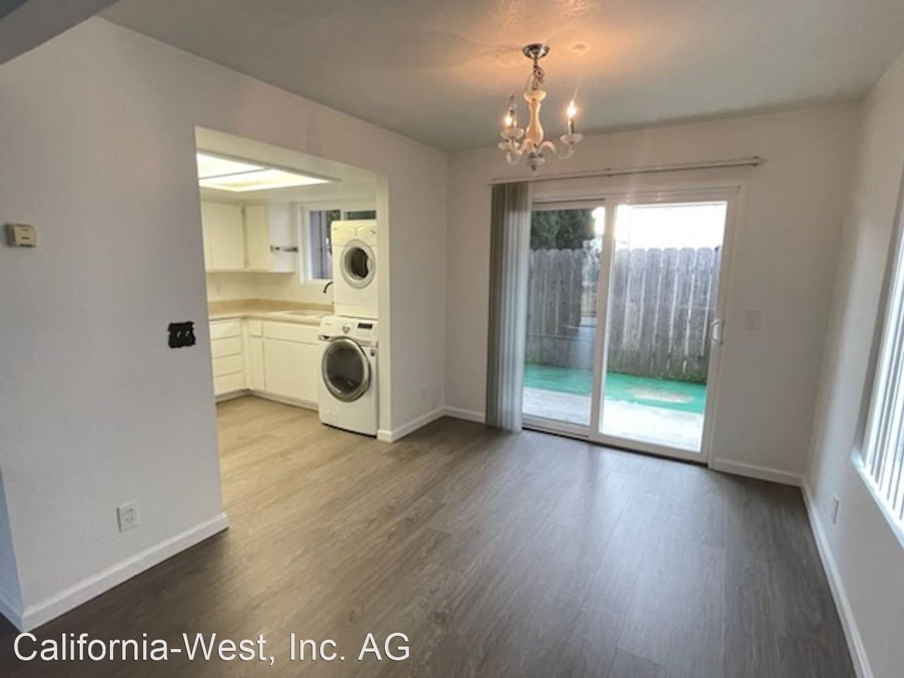 2136 2162 Vista - Photo 2 of 11