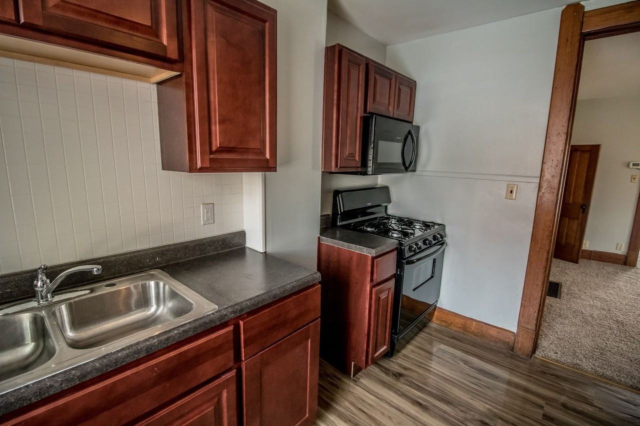 Sweet Home - Photo 4 of 50