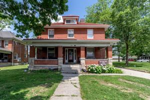 featured image of 1319 Paris Road