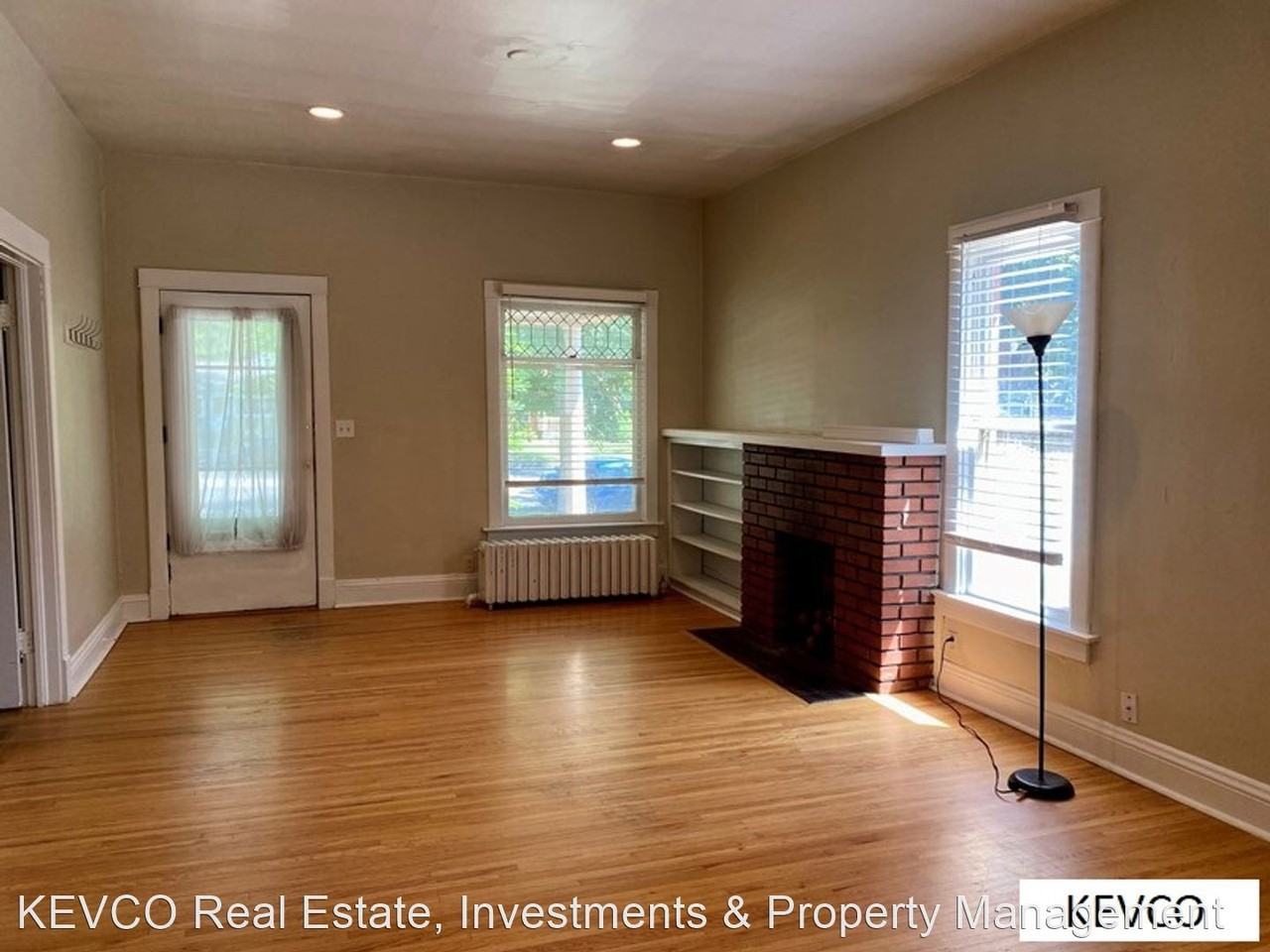 321 Edwards St - Photo 3 of 27
