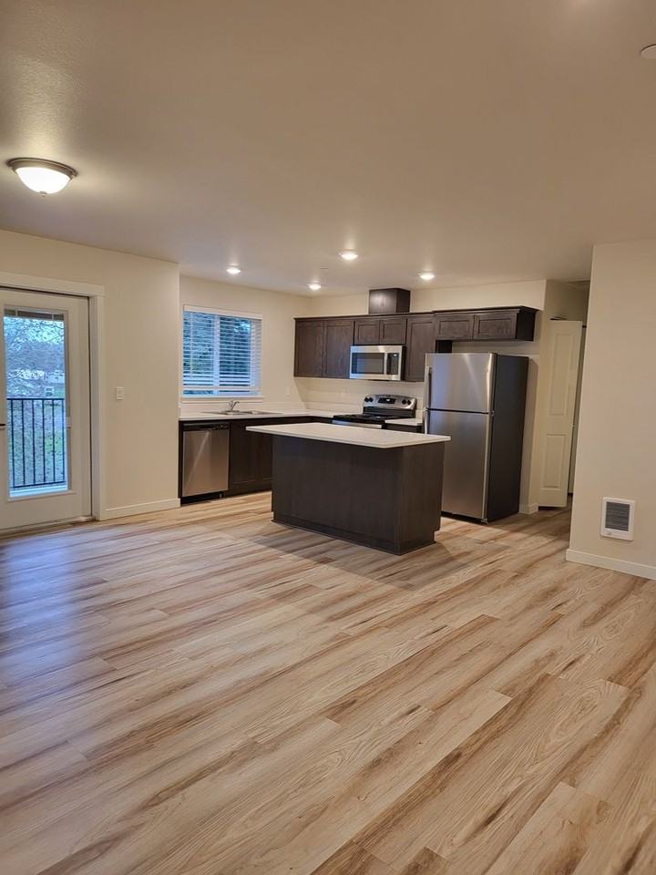 972 N 2nd Street - Photo 4 of 50