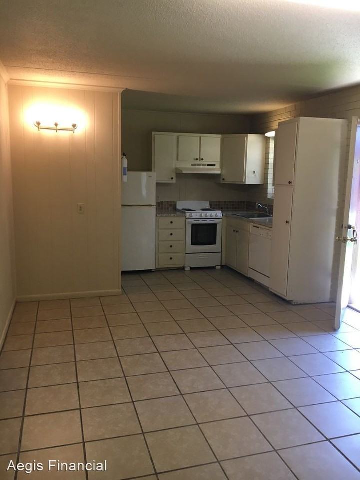 1 bedroom 1 bath - Photo 3 of 12