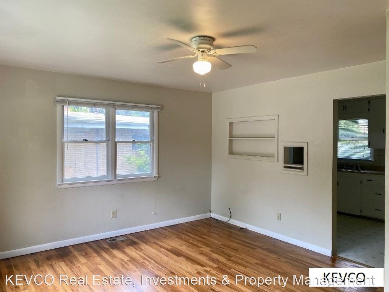 1016-1018 Castlerock Dr - Photo 2 of 11