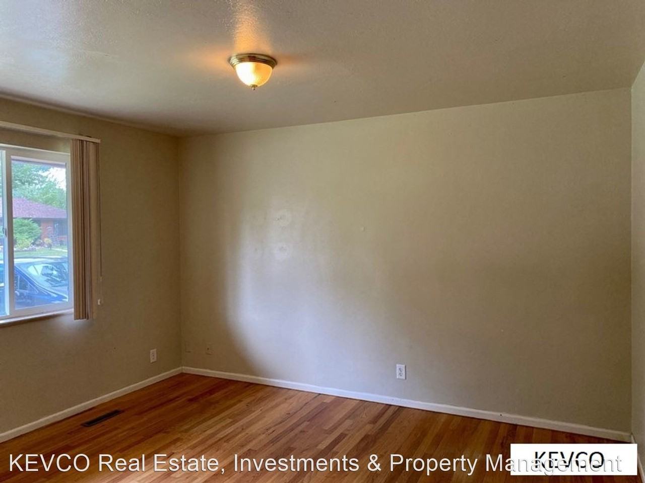 1036 Meadowbrook Dr - Photo 2 of 19