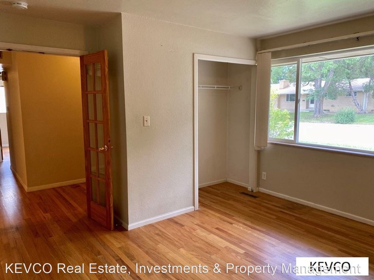 1036 Meadowbrook Dr - Photo 3 of 19