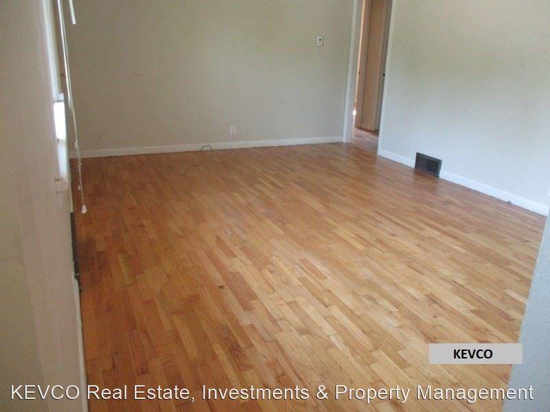 1116 Beech St - Photo 3 of 11