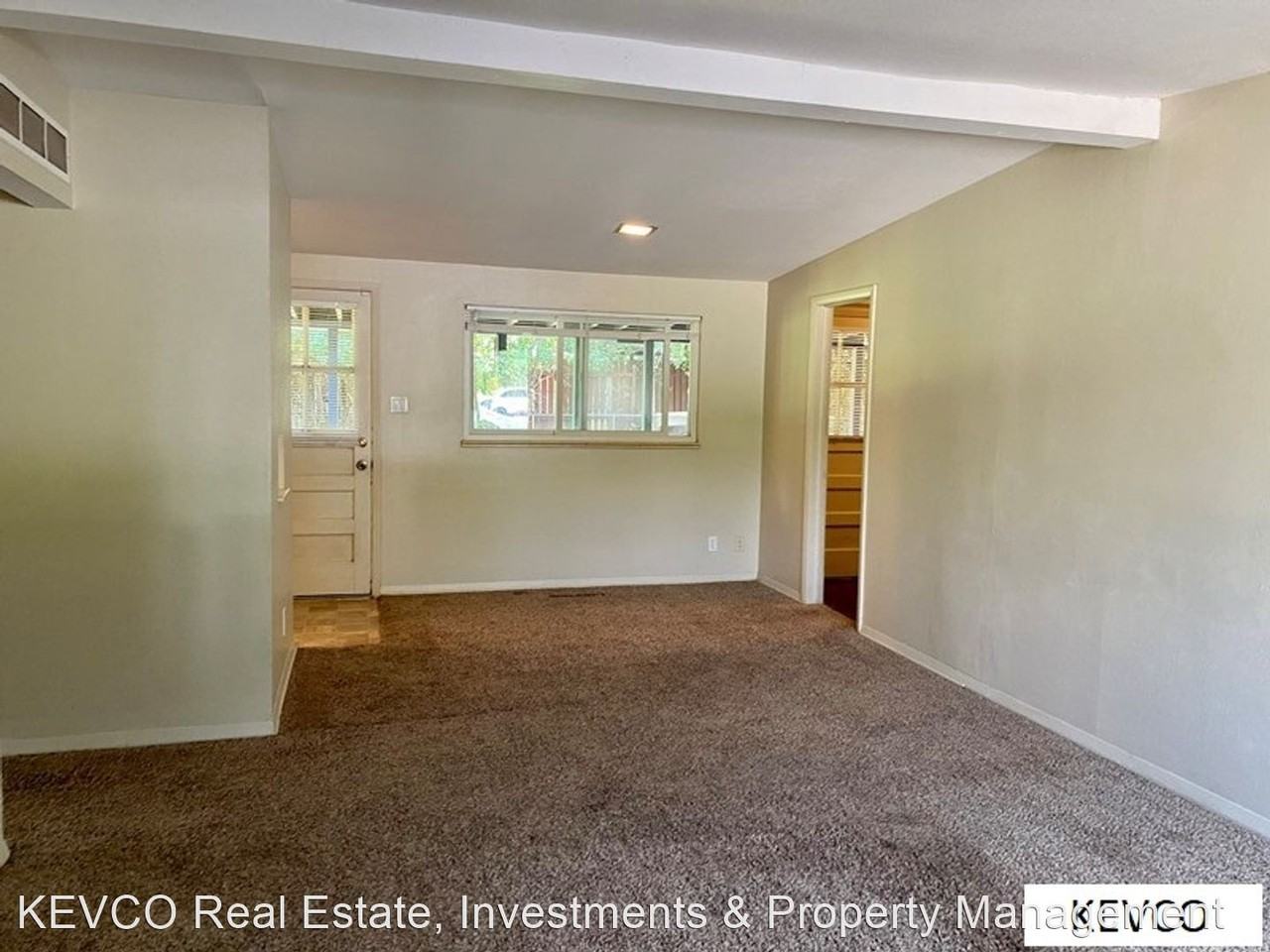 727 W Prospect Rd - Photo 3 of 16