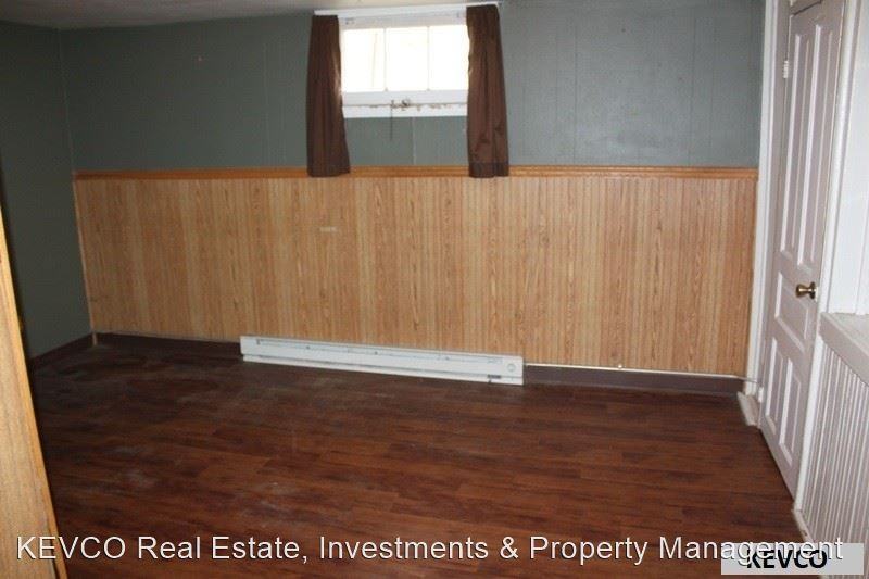 827 Remington St - Photo 2 of 7