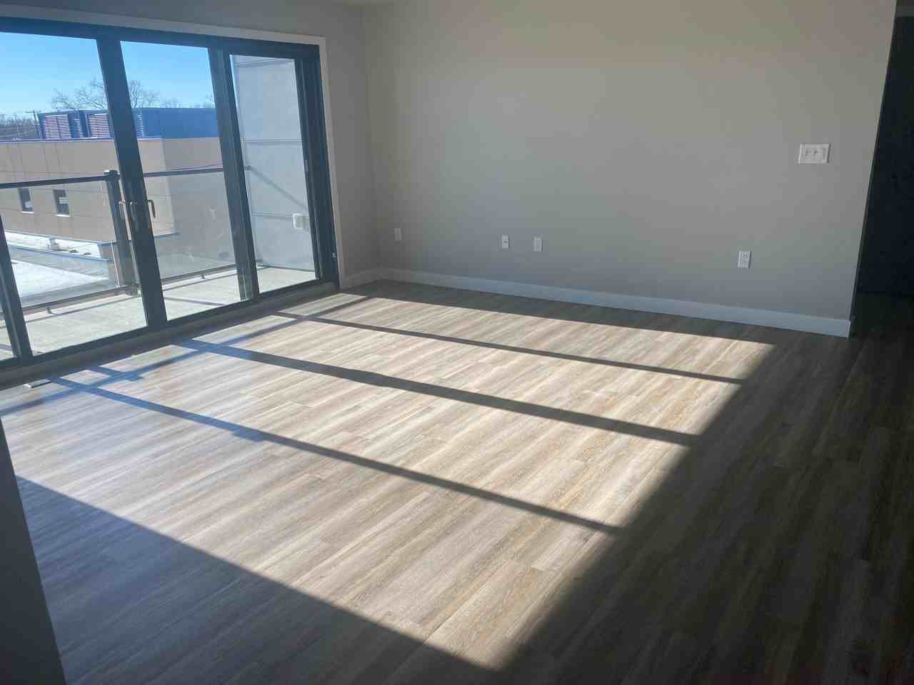 Block 800 - Photo 6 of 40