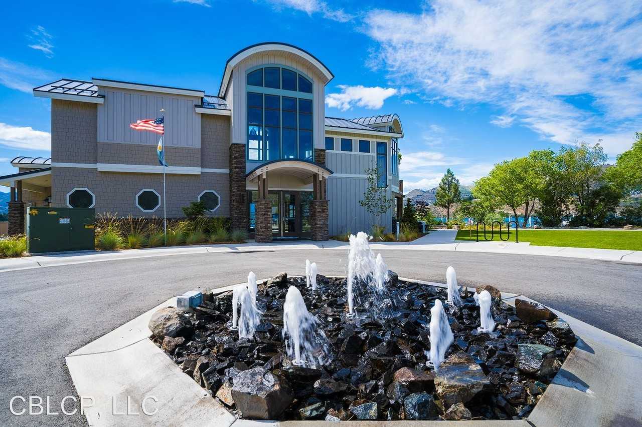 1350 W. Woodin Ave - Photo 2 of 12