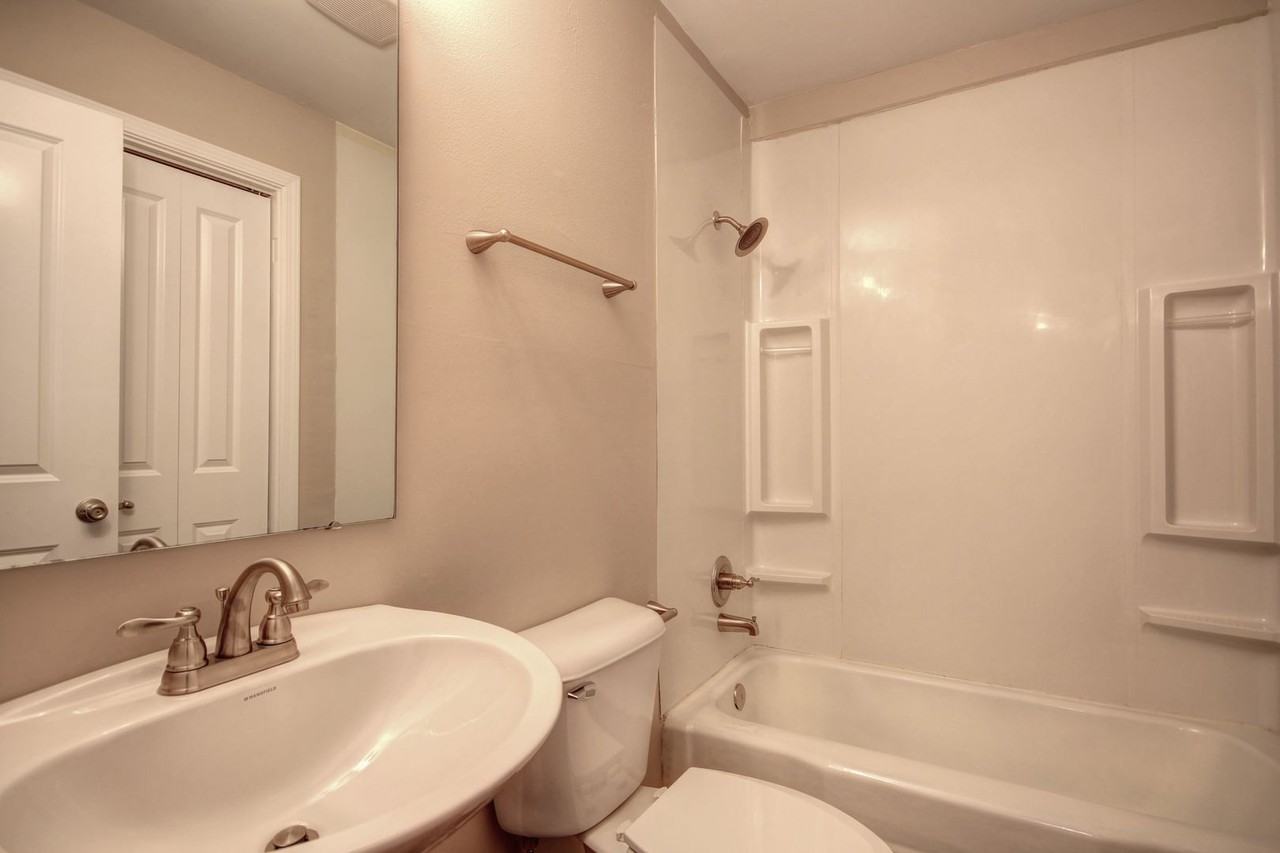 Iowa and Vine - Photo 7 of 30