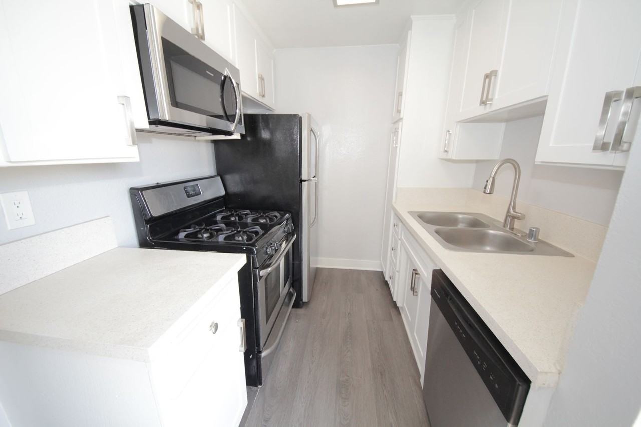 Mitchell Arms Apts. - Photo 6 of 22