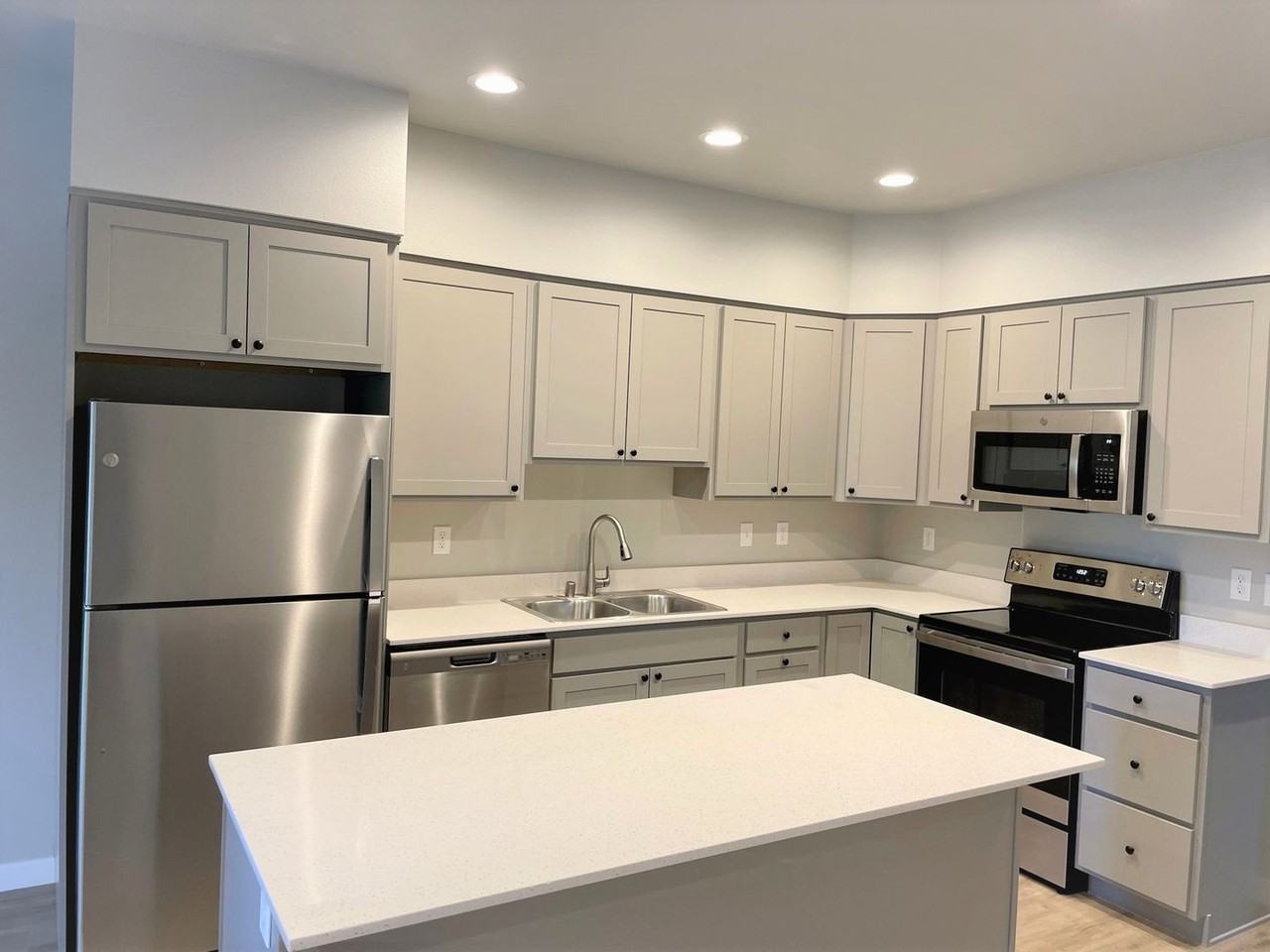 Rent Special! - Photo 2 of 39