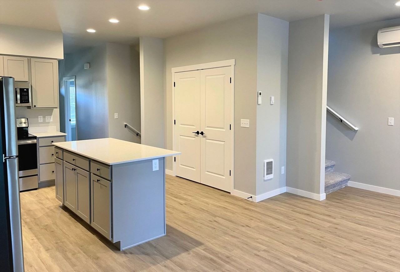 Rent Special! - Photo 4 of 39