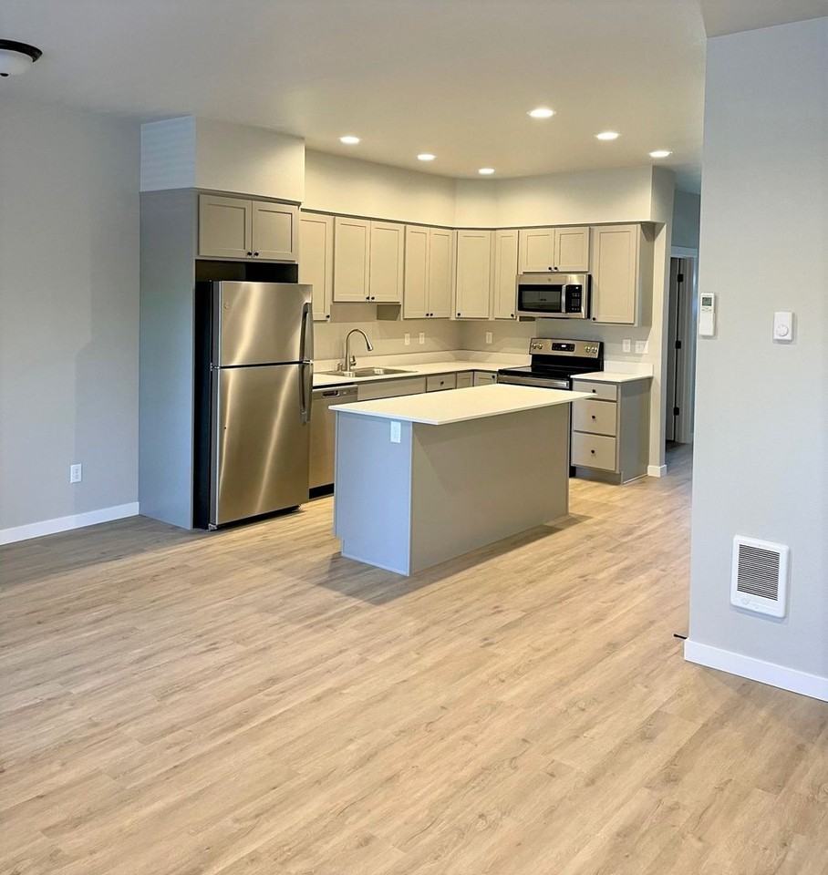 Rent Special! - Photo 5 of 39