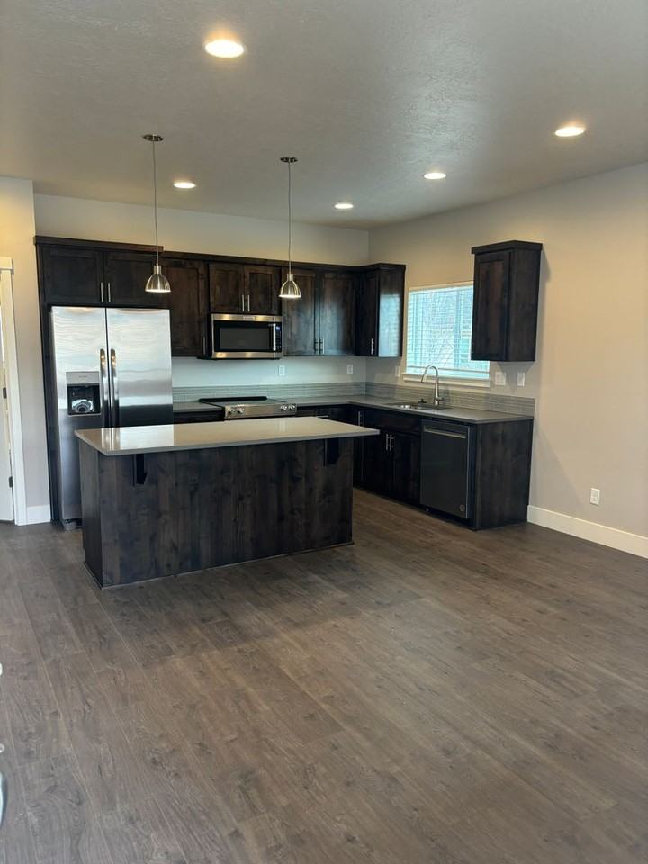 3554 Sw 48th St - Photo 2 of 12