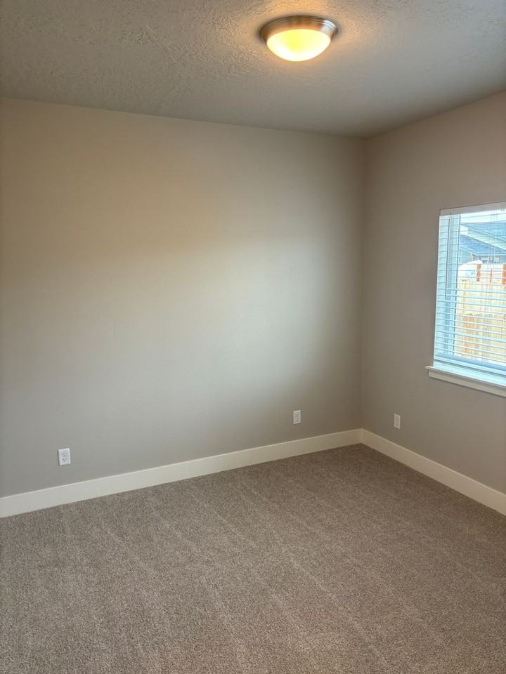 3554 Sw 48th St - Photo 6 of 12