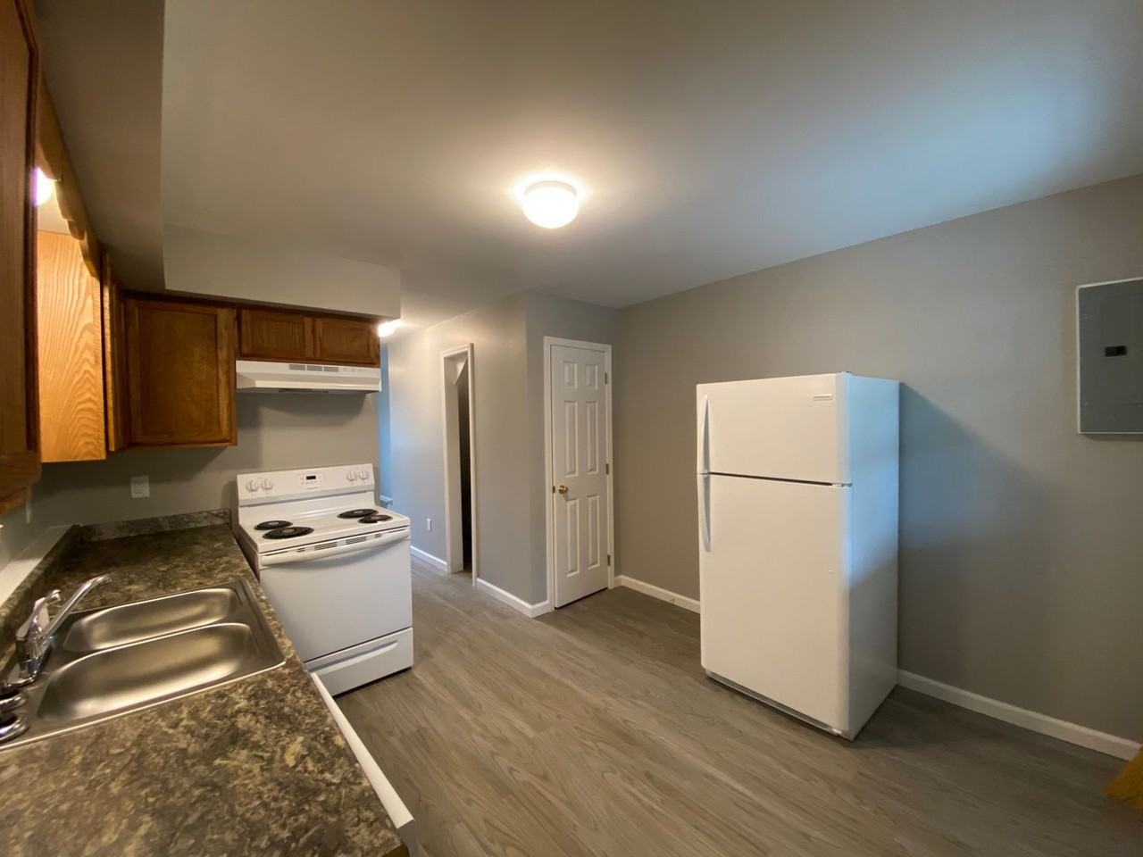 300 Spring Street - Photo 3 of 21