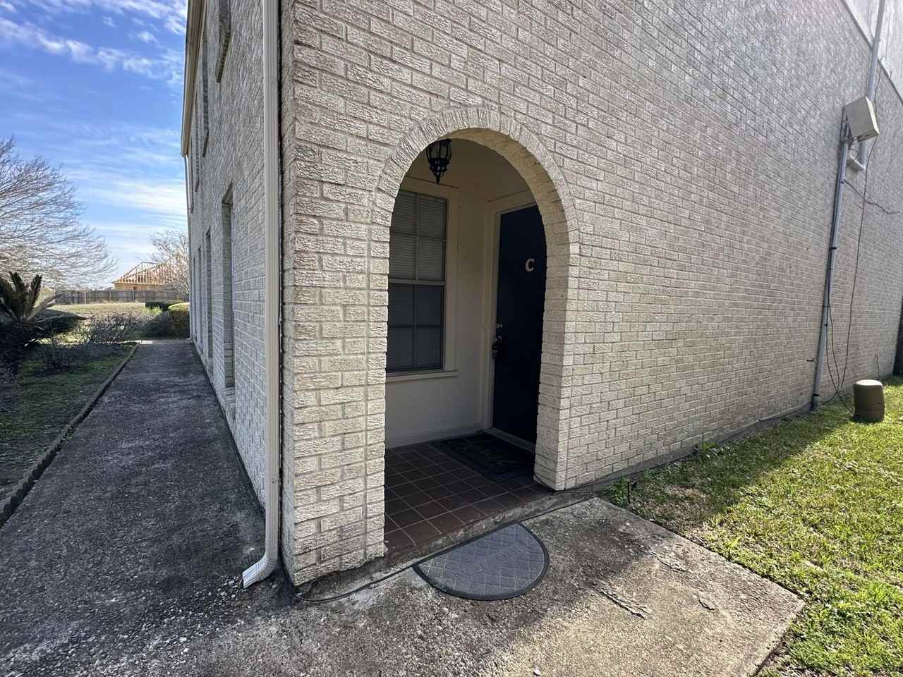 8125 Willow Bend - Photo 2 of 18